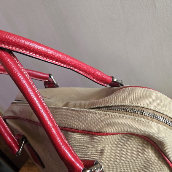 Prada Vintage Elegant Red and Cream Women's Handbag - Picture 4 of 9